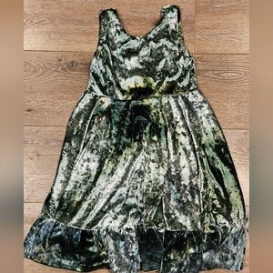 Placard Original Velvet Sleeveless Dress in Green NWOT